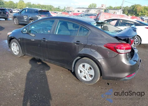 2018 Kia Forte Lx z USA, uszkodzony, nr VIN 3KPFK4A79JE197248